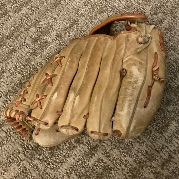 Vintage Regent 5416 Phil Rizzuto Model Leather Baseball Mit - Picture 2 of 9